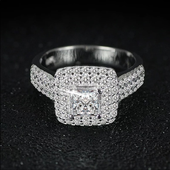 New Women’s 925 Silver Set Diamond Engagement Ring - Picture 5 of 6